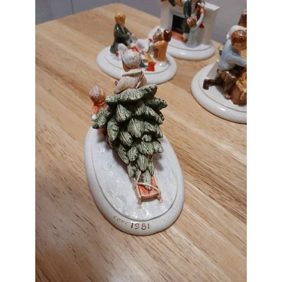 Sebastian Miniatures Christmas Themes Lot Of 4 Collectors Christmas Series - Picture 7 of 10